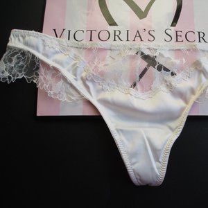 VICTORIA'S SECRET VERY SEXY White Thong Panty